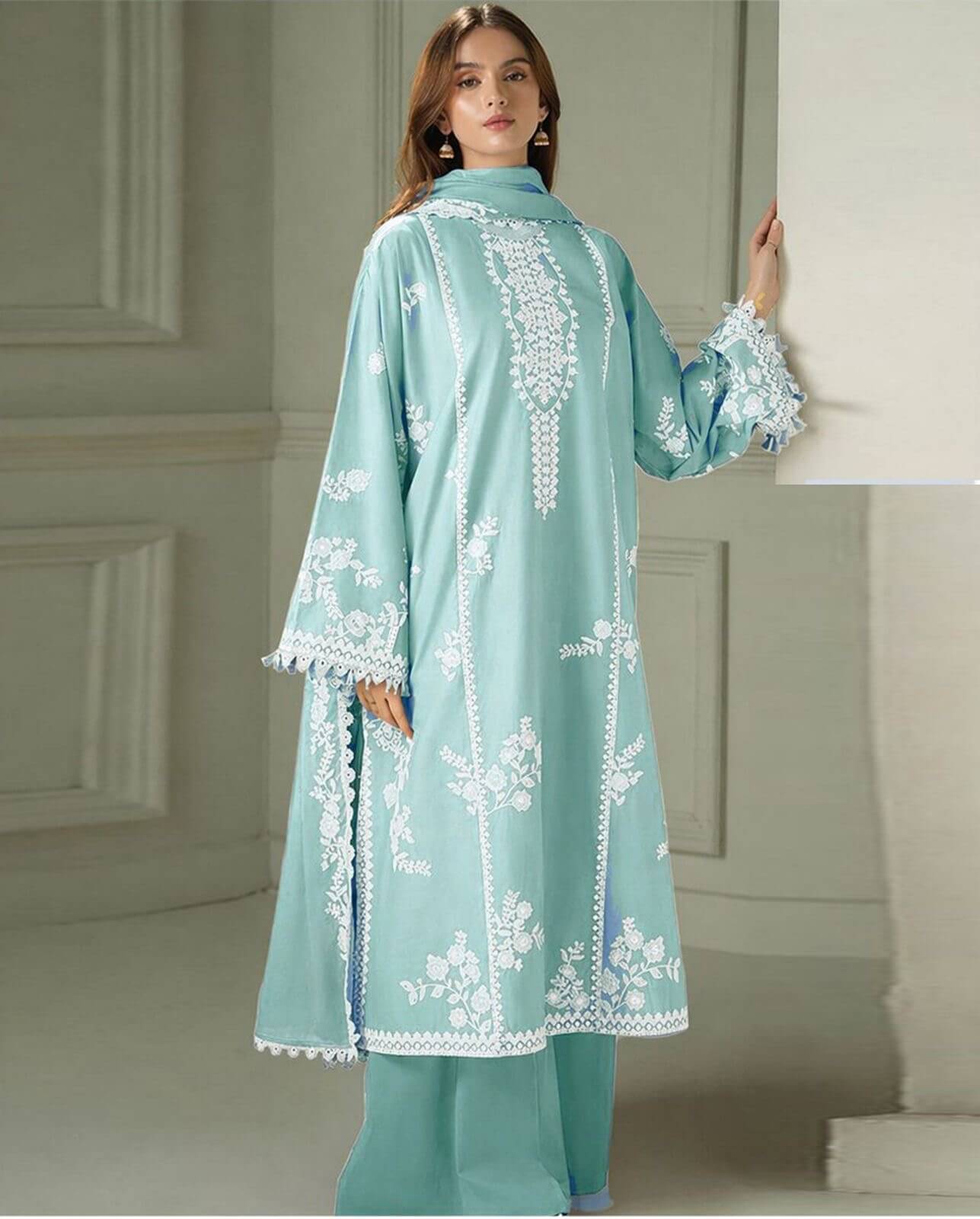 Luxury Embroidered Lawn 3Pc – Unstitched with Printed Dupatta (SF-1063)